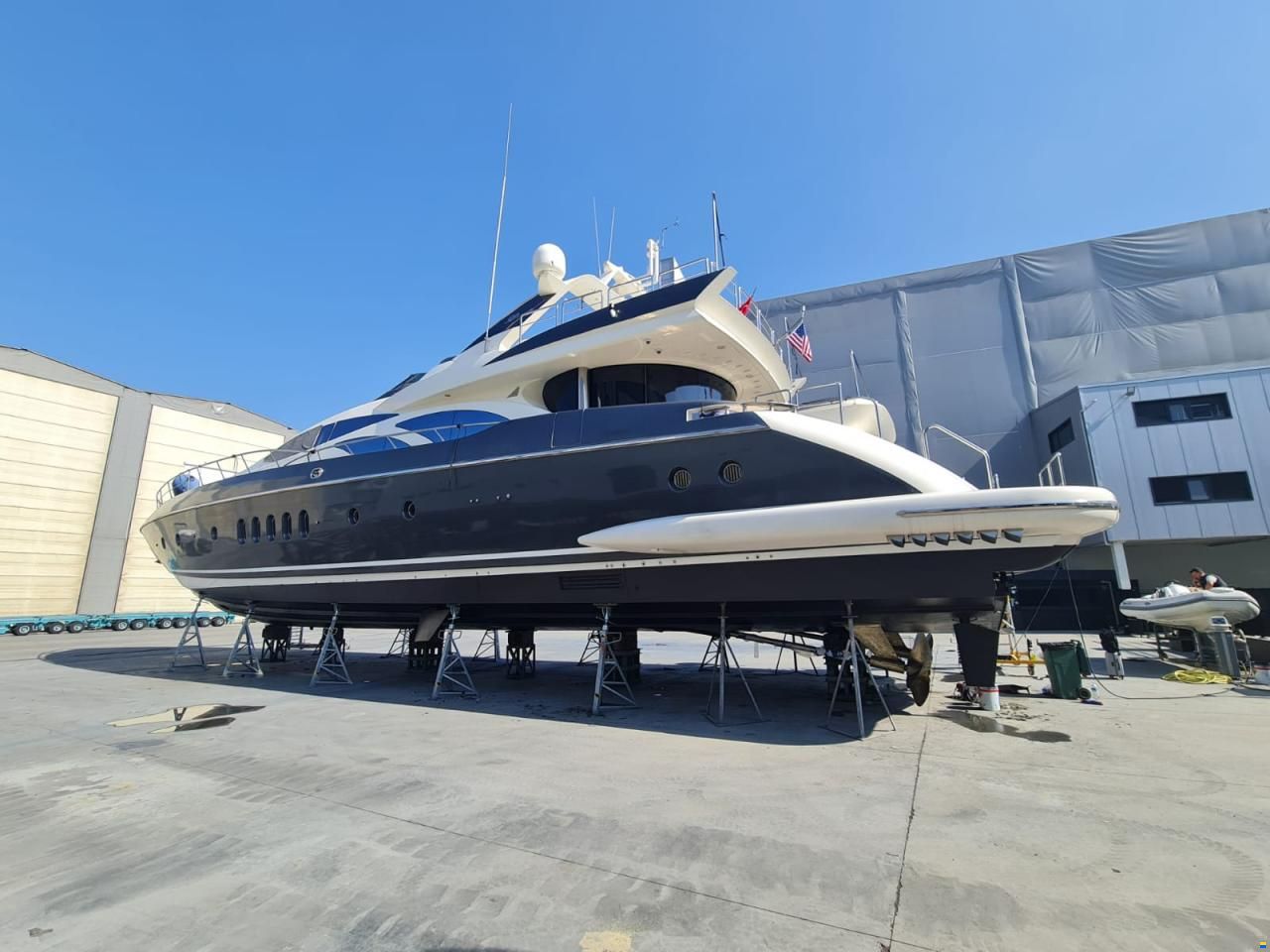 Azimut Leonardo 98