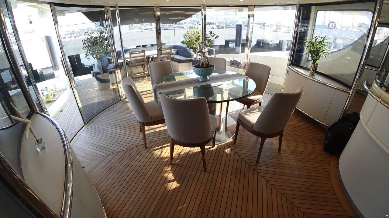 Azimut Leonardo 98