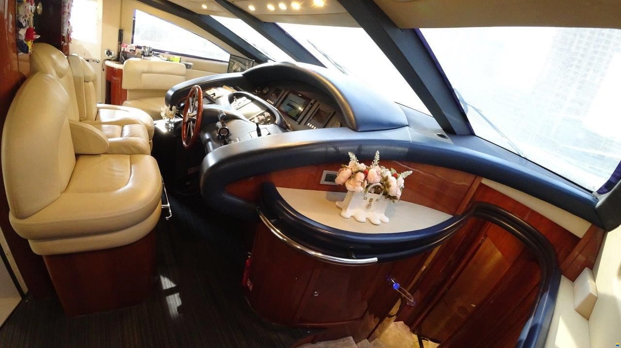 Azimut Leonardo 98