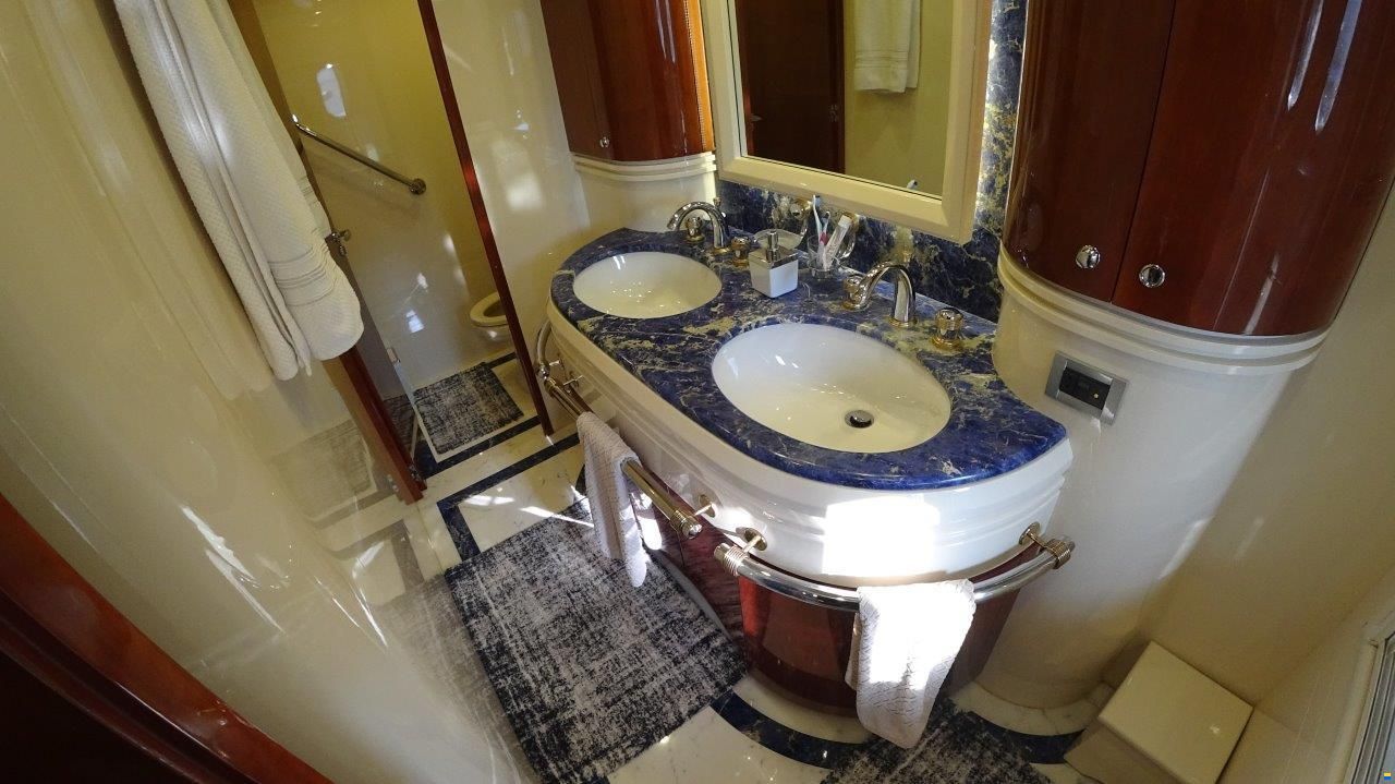 Azimut Leonardo 98