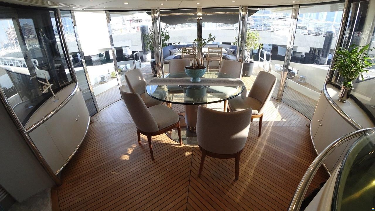 Azimut Leonardo 98