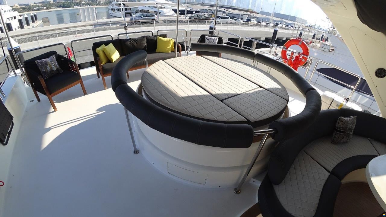 Azimut Leonardo 98