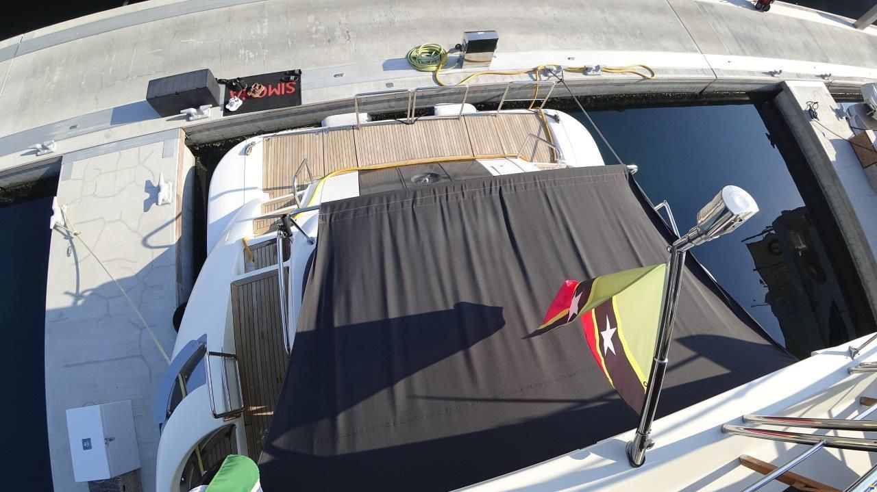 Azimut Leonardo 98