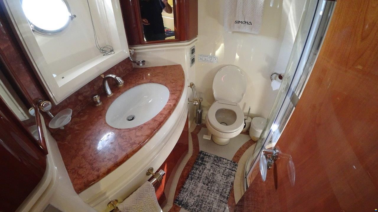 Azimut Leonardo 98
