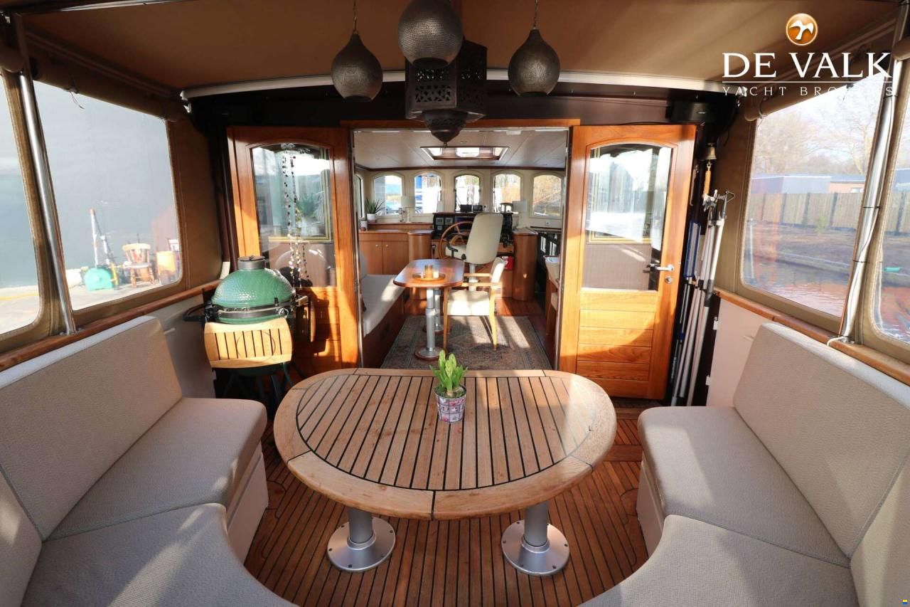 Luxe motor 1900 Dutch Traveller