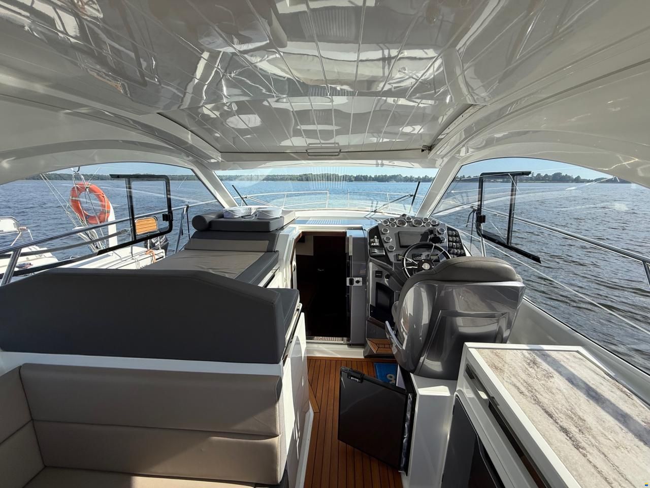 Galeon 335 HTS