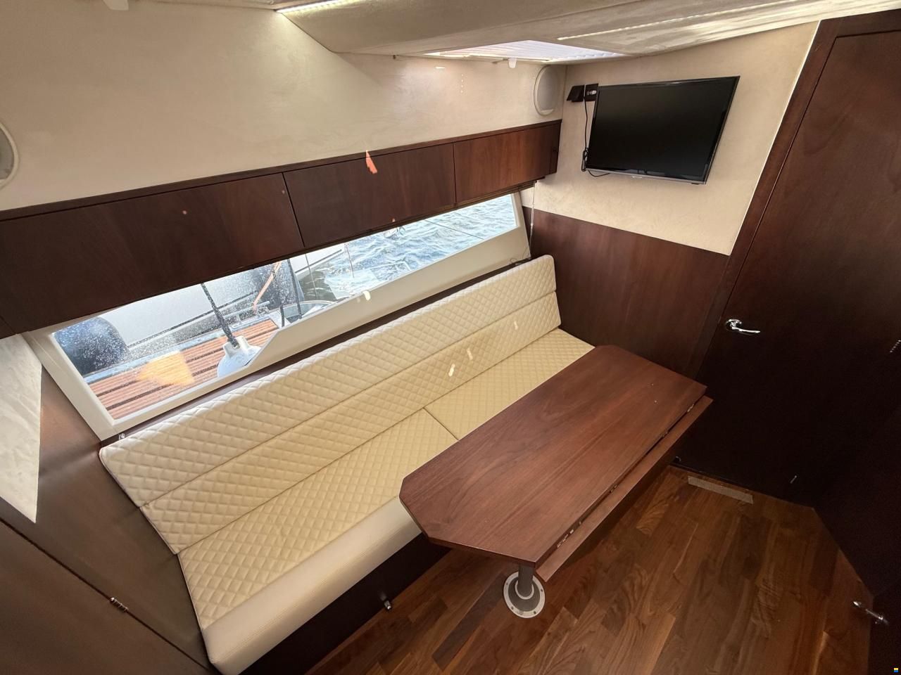 Galeon 335 HTS
