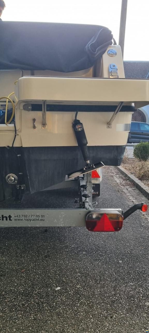 Quicksilver Activ 755 Sundeck