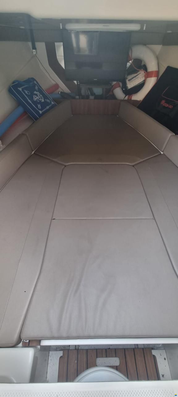 Quicksilver Activ 755 Sundeck