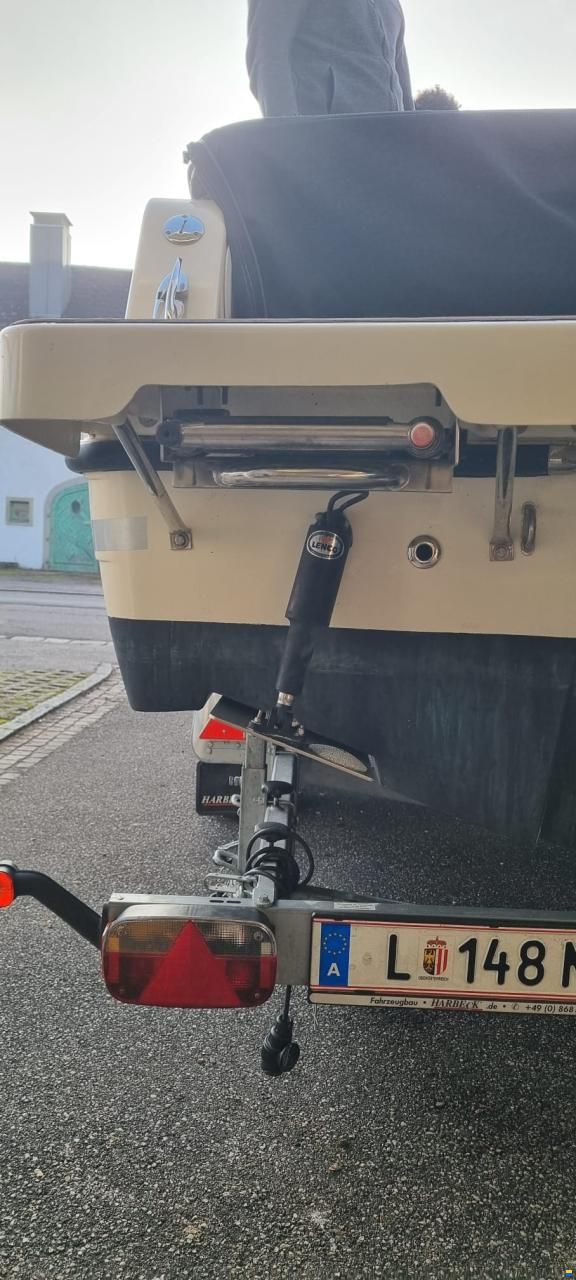 Quicksilver Activ 755 Sundeck
