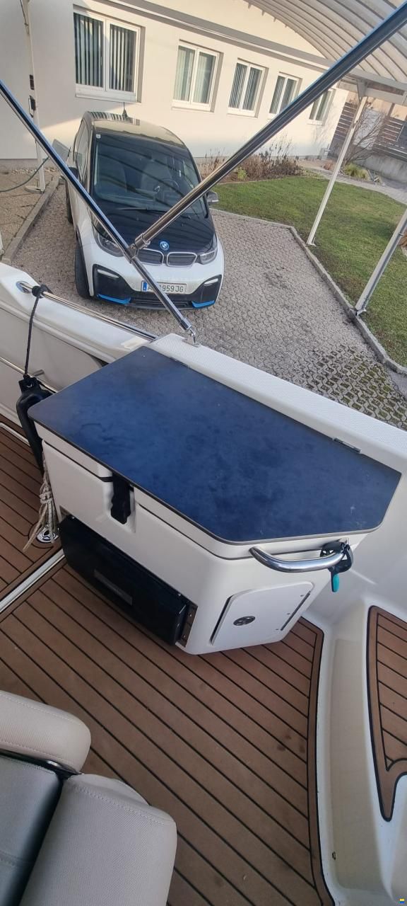 Quicksilver Activ 755 Sundeck