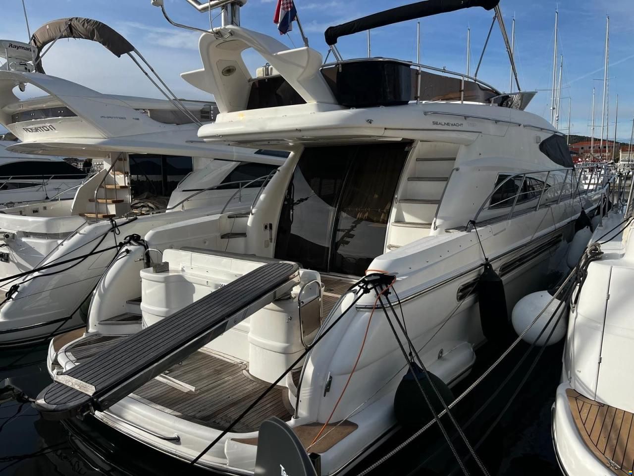 Sealine T 52