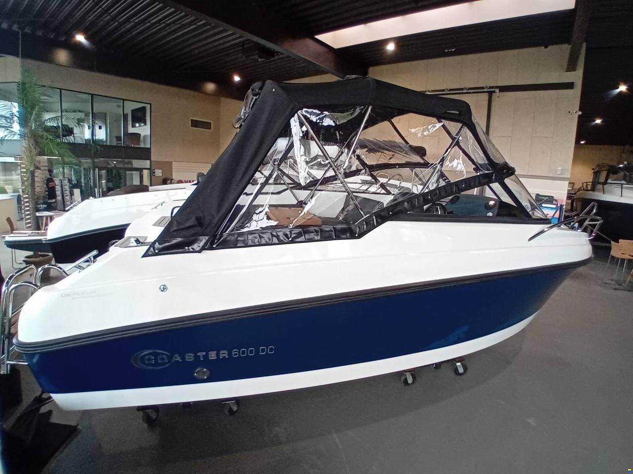 Coaster 600 DC - 100 Hk Yamaha