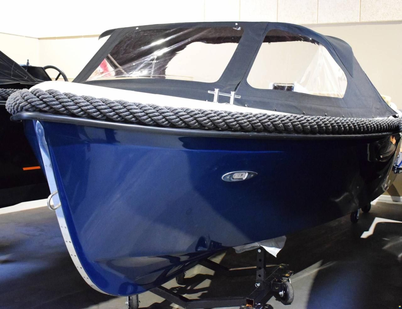 Corsiva 595 Tender - 25 HK Yamaha