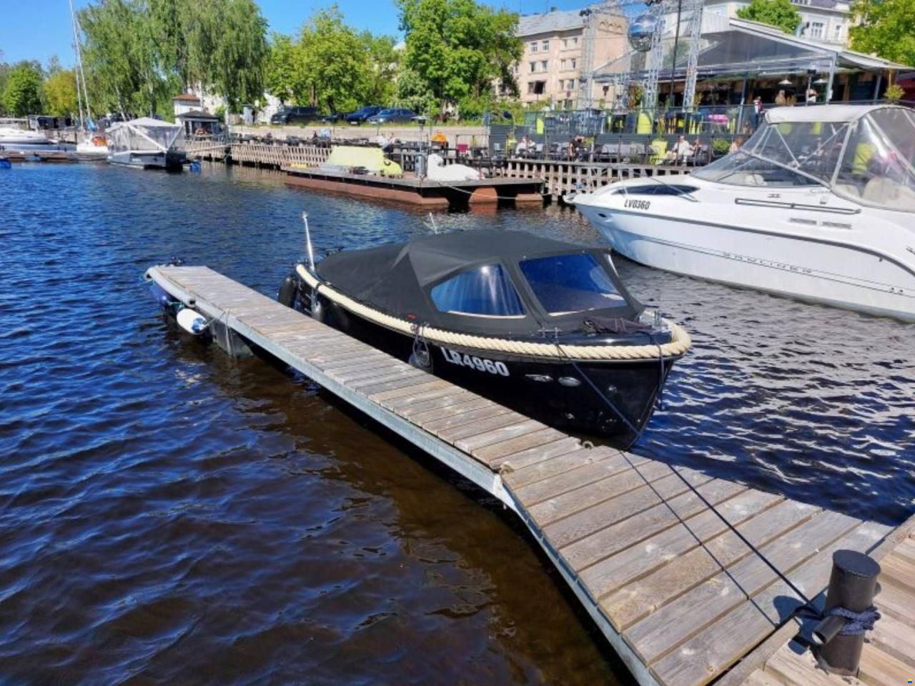 Corsiva 595 Tender - 25 HK Yamaha