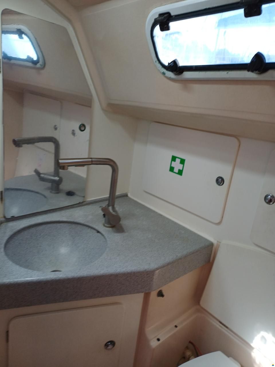 Bavaria 37