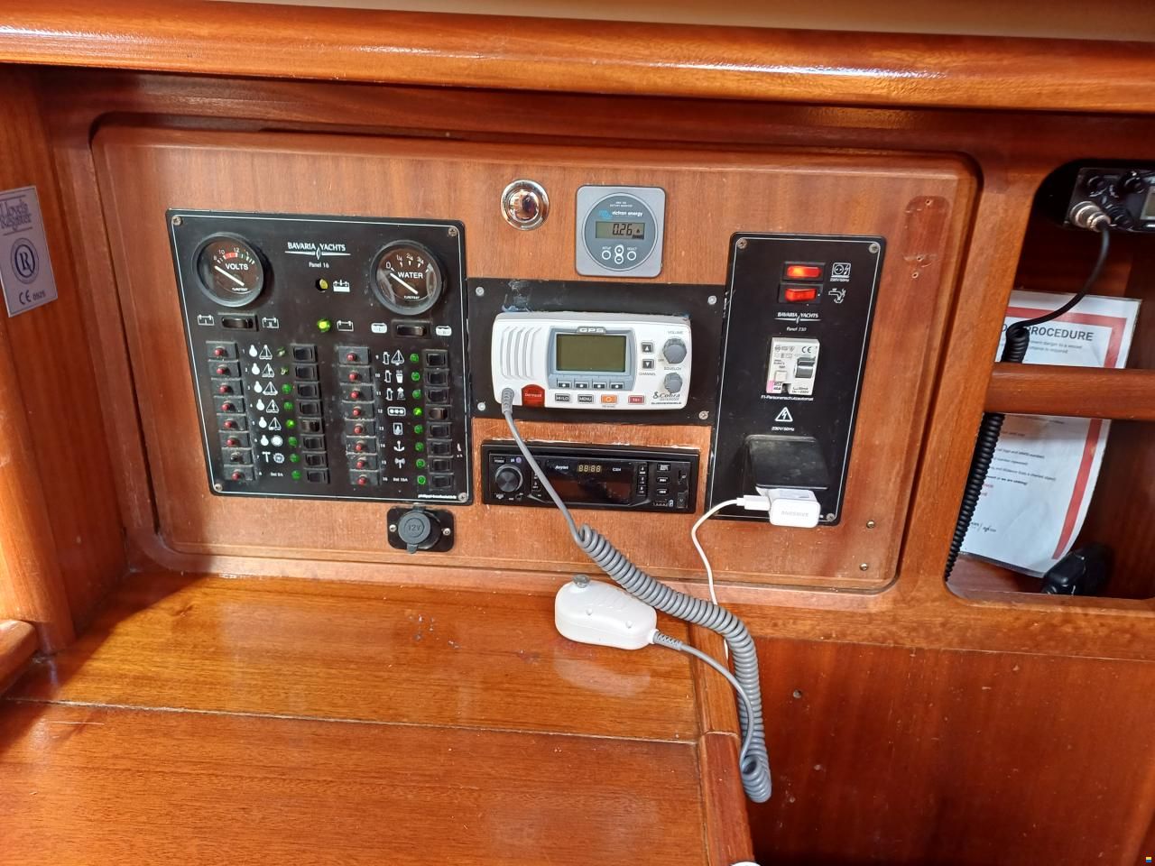 Bavaria 37