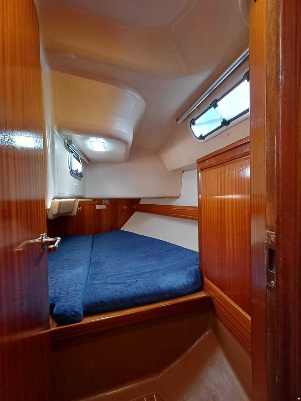 Bavaria 37