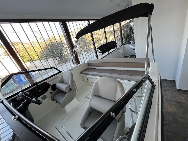 Quicksilver 555 BOWRIDER
