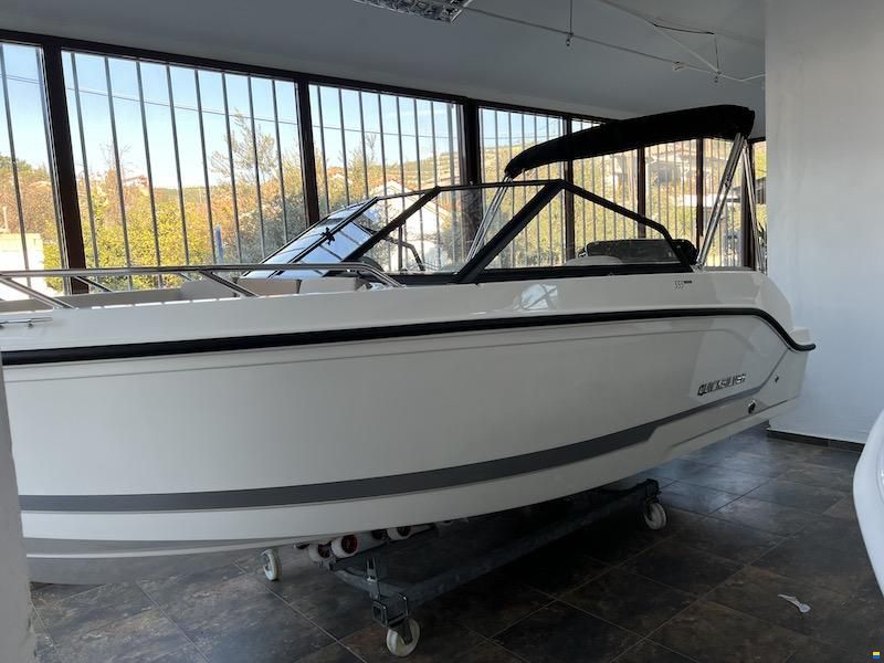 Quicksilver 555 BOWRIDER