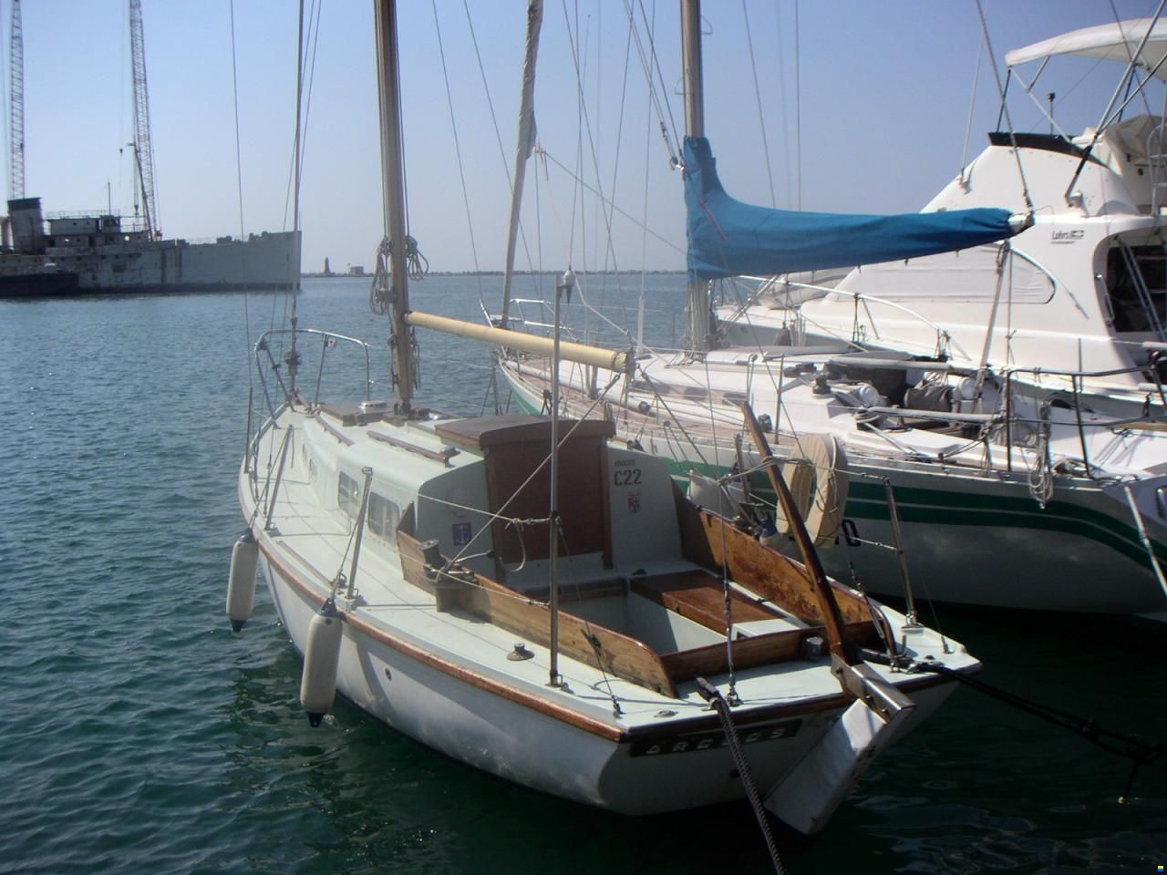 Offshore Halcyon 27