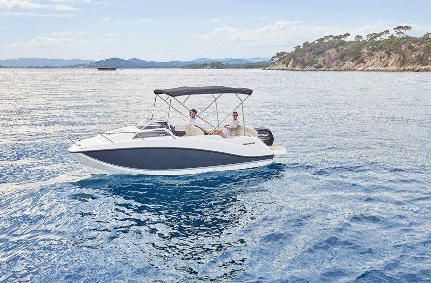 Quicksilver ACTIV 555 CABIN
