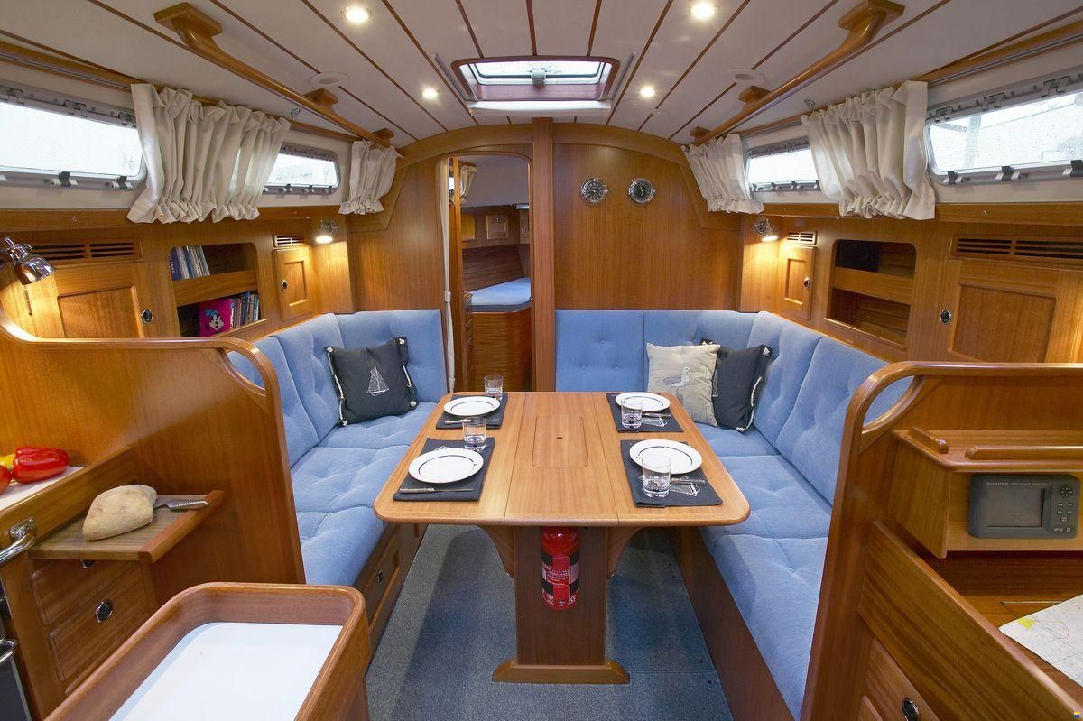 Hallberg-Rassy 37