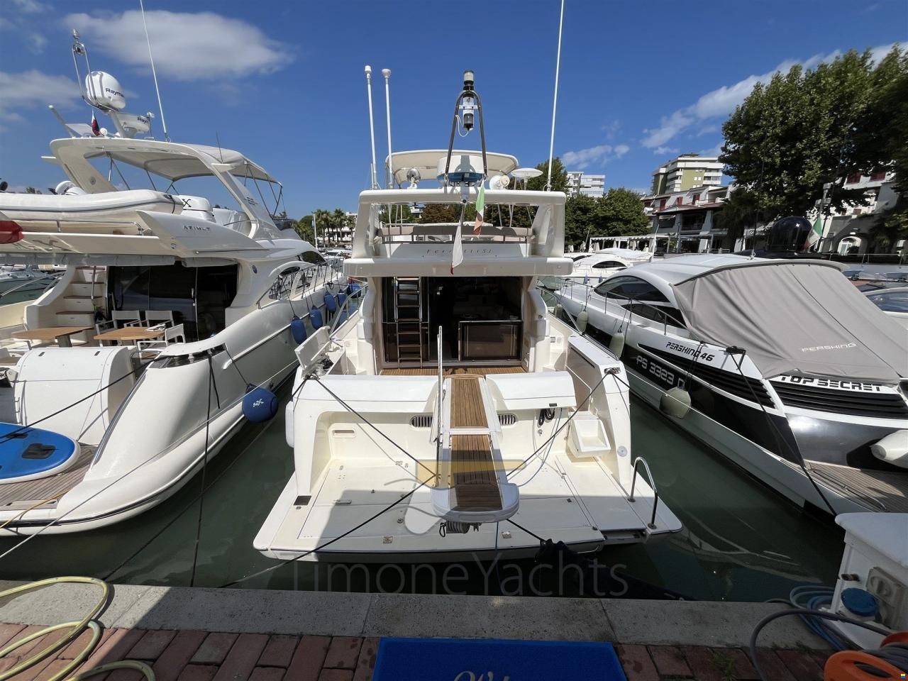 Ferretti 530