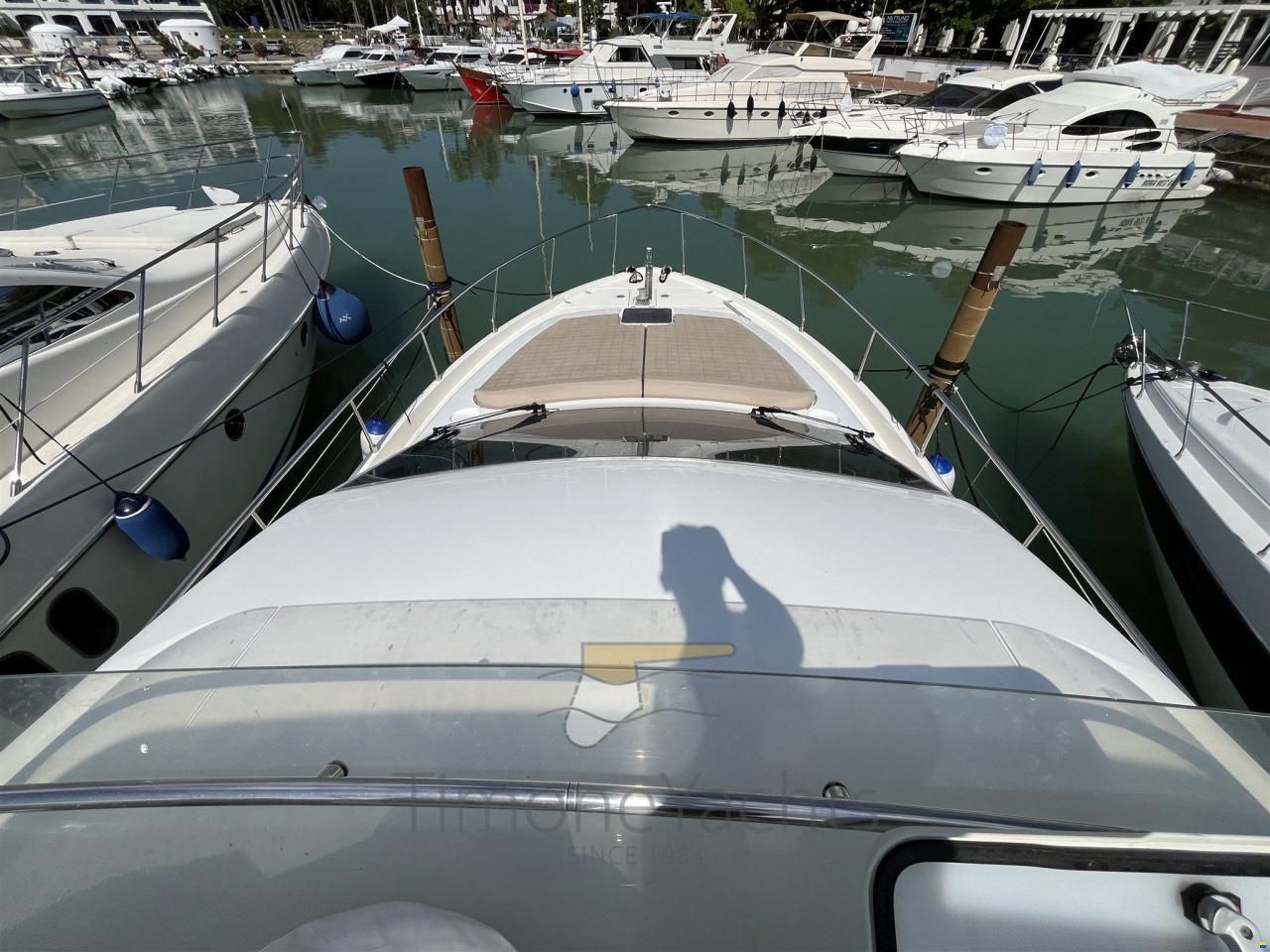 Ferretti 530