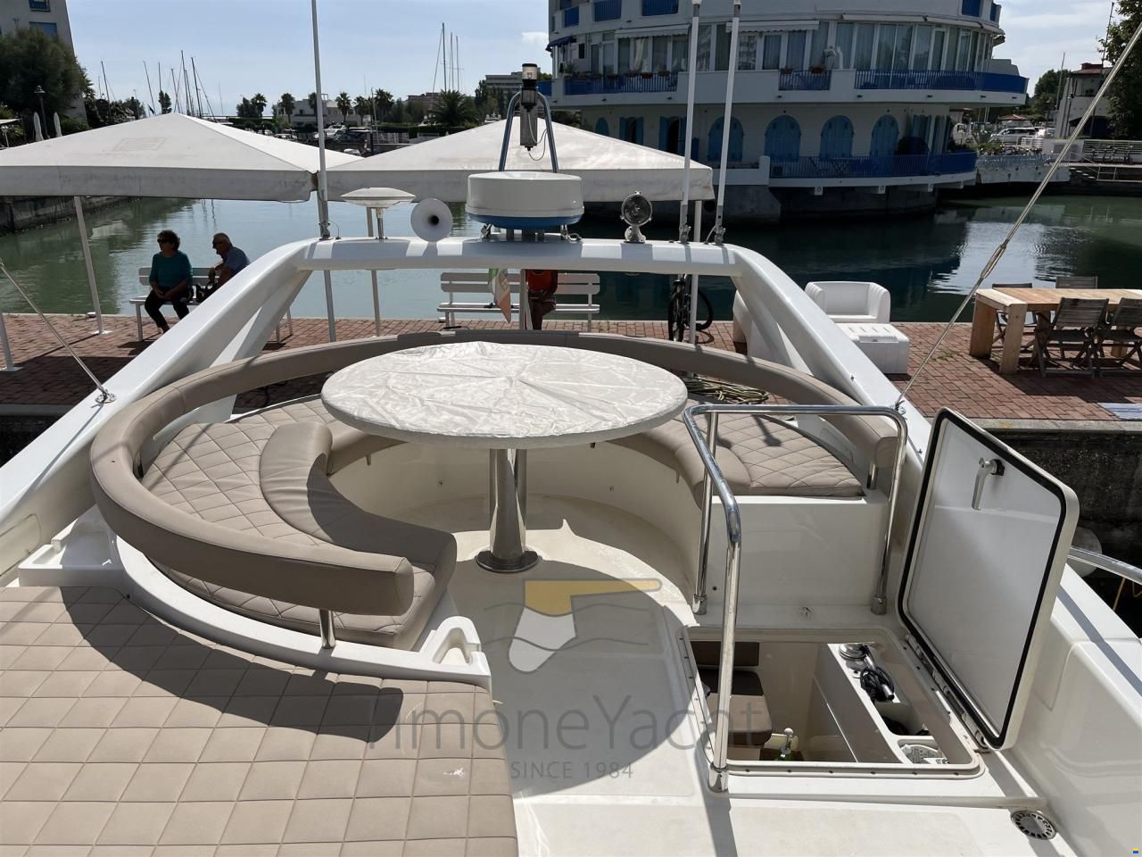Ferretti 530