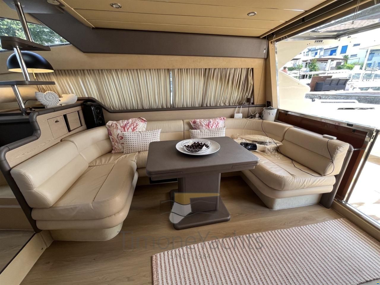 Ferretti 530