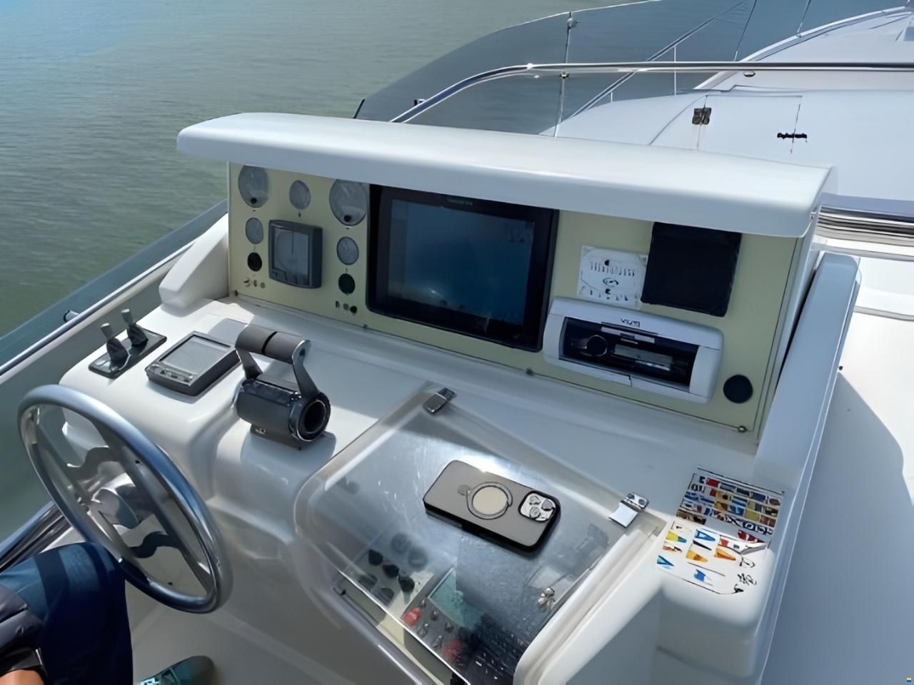 Ferretti 550