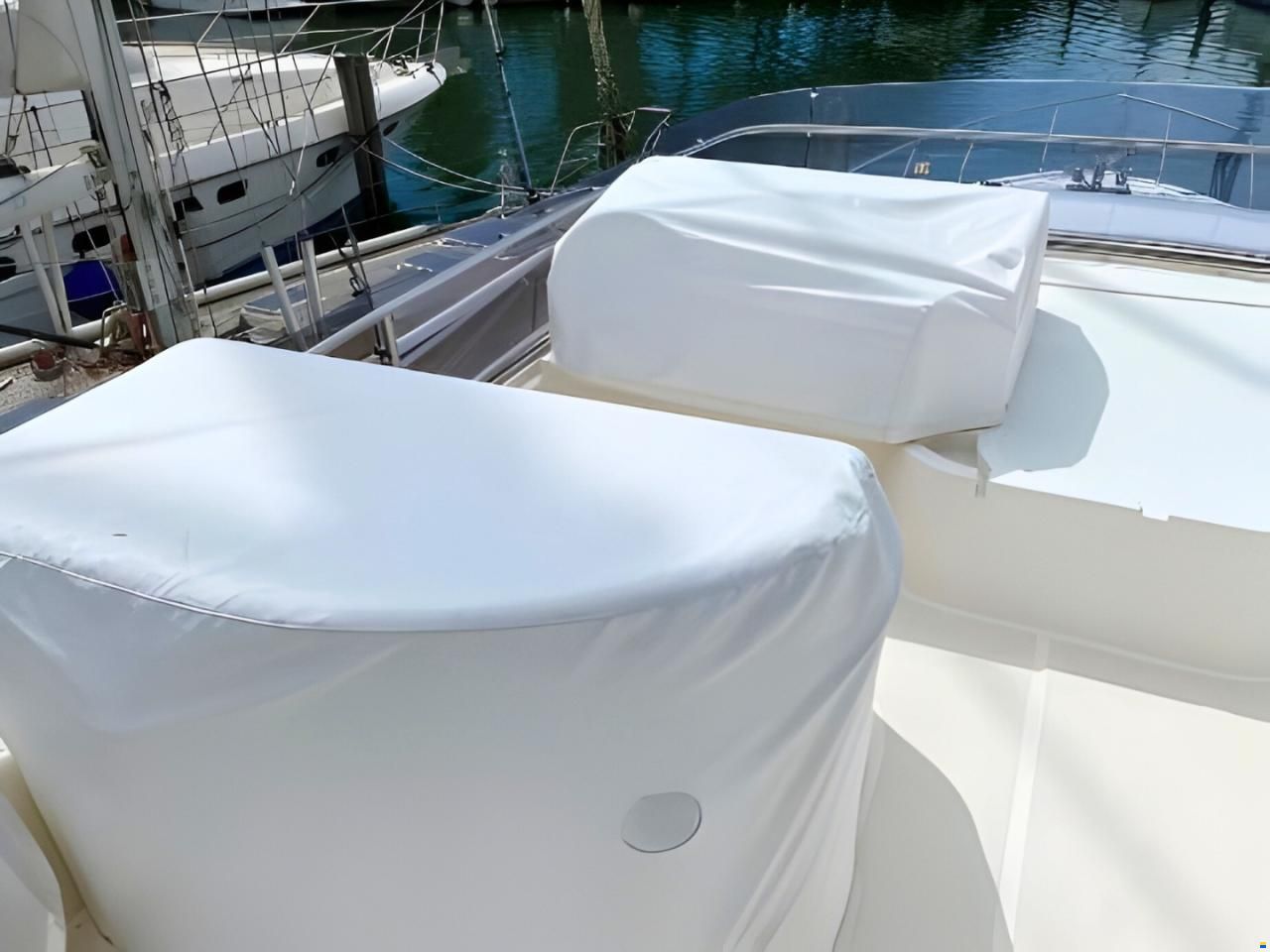 Ferretti 550