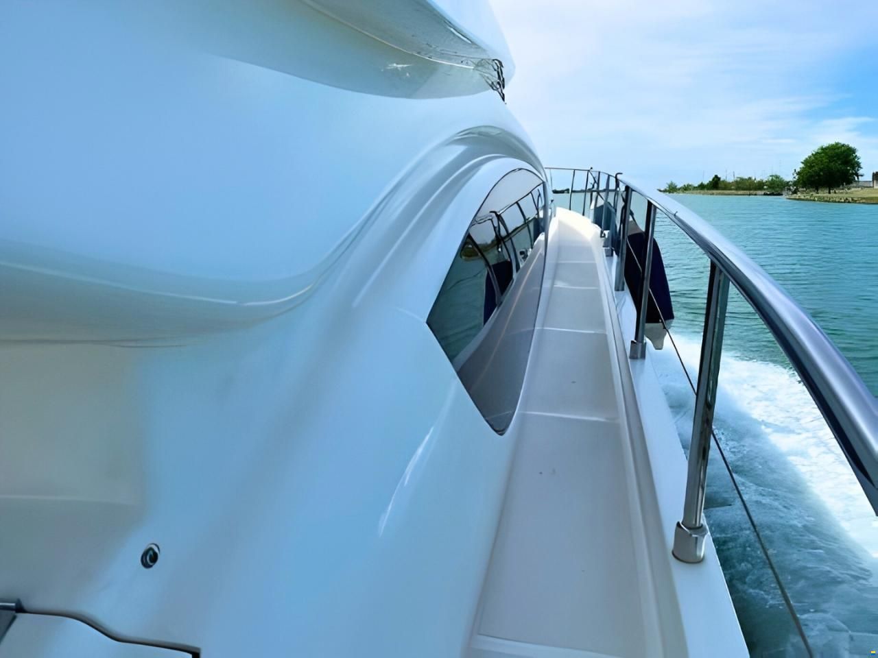 Ferretti 550