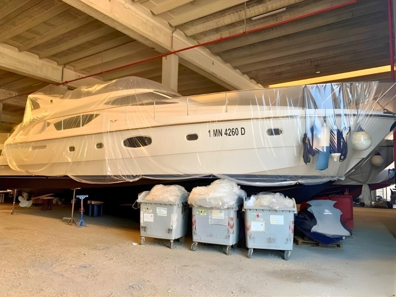 Ferretti 550