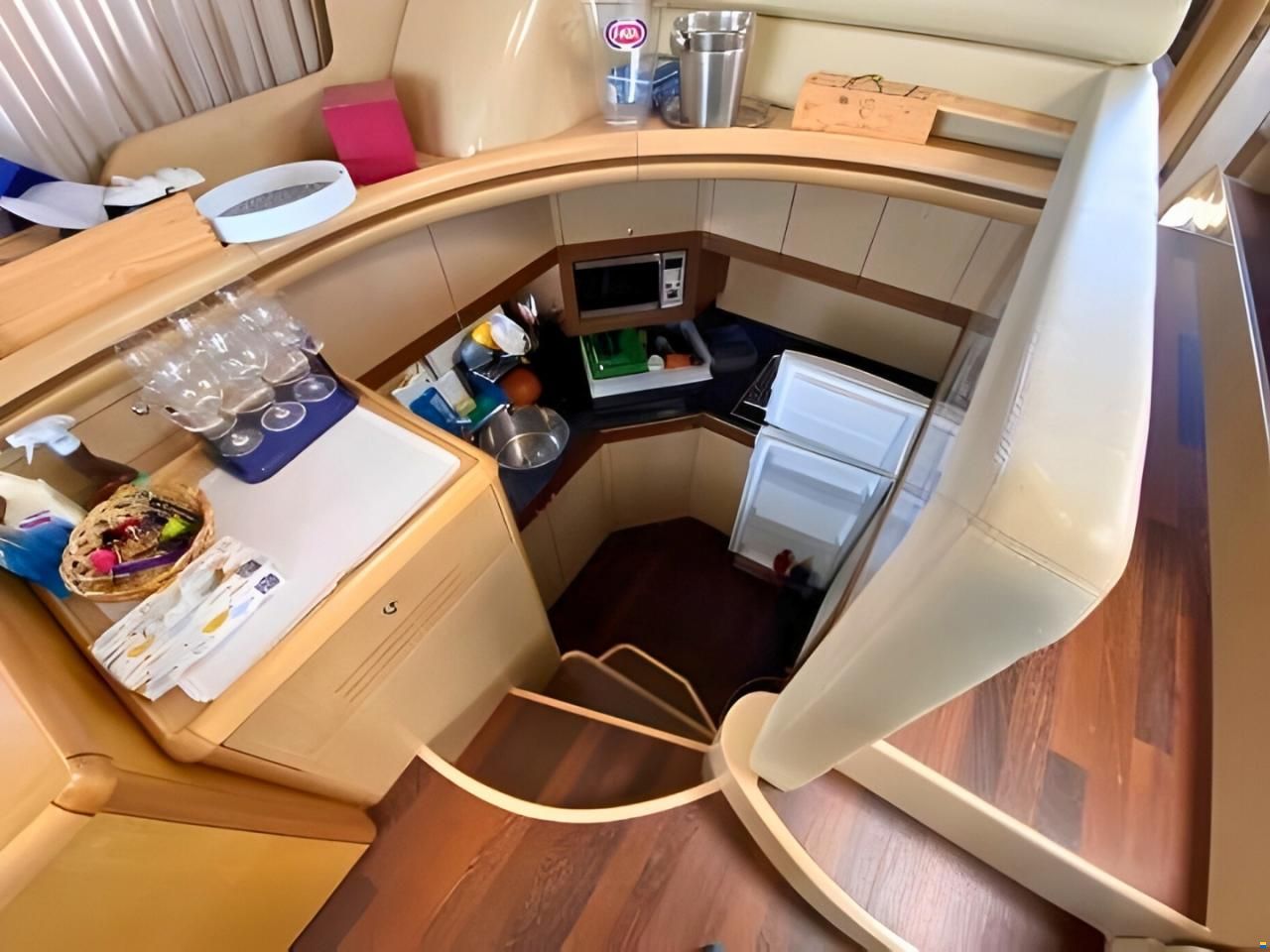 Ferretti 550