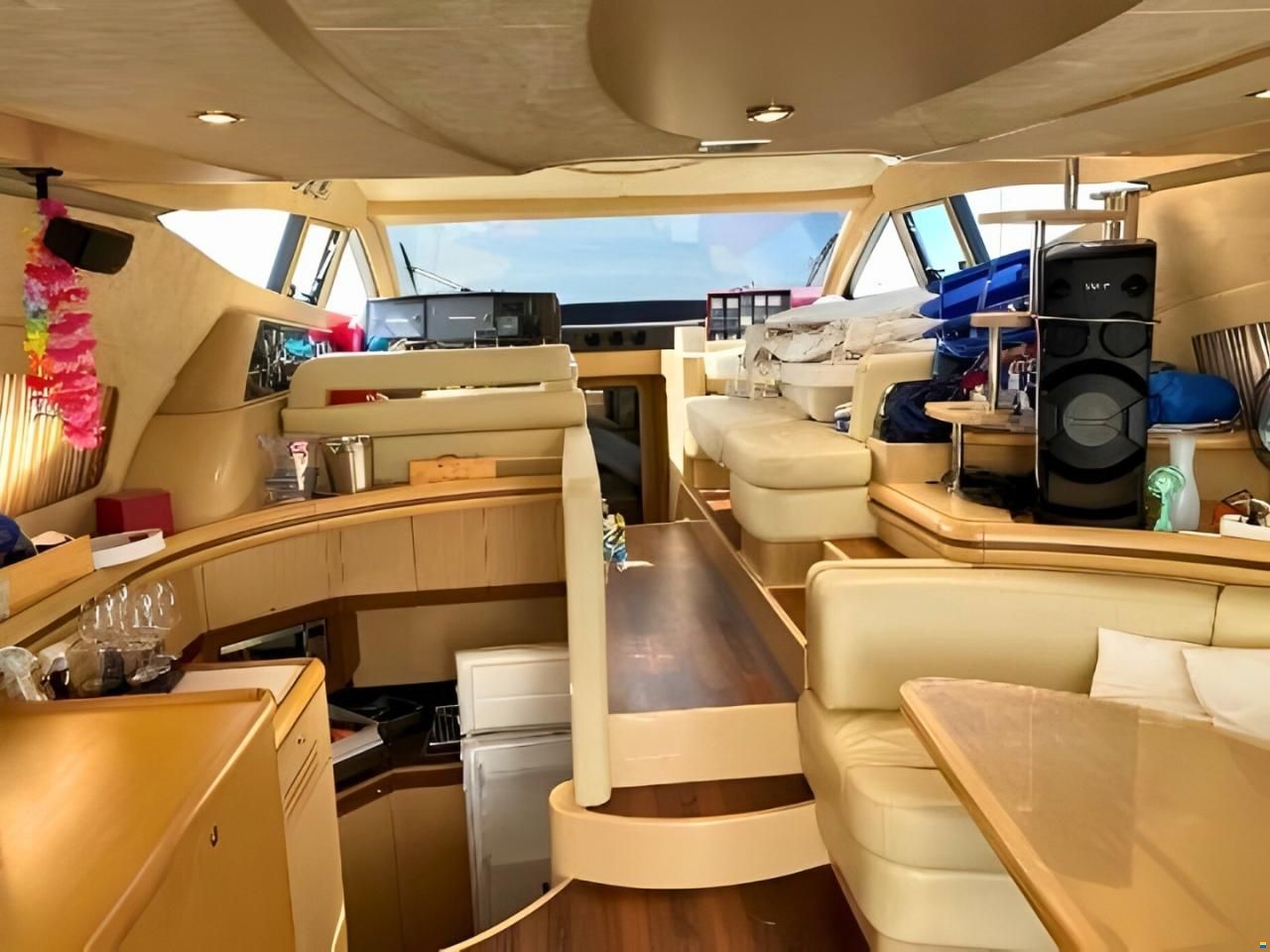 Ferretti 550