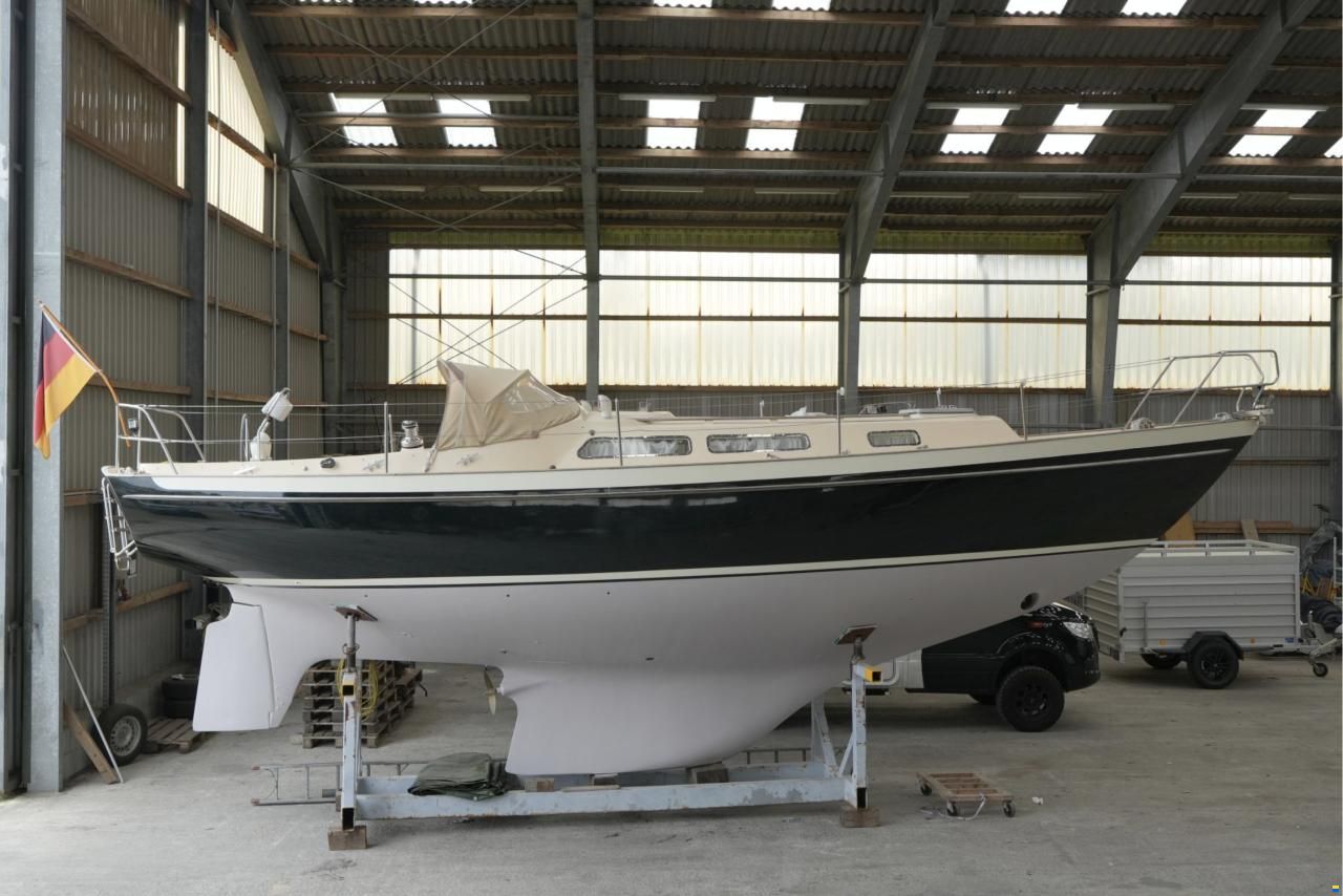 Camper & Nicholsons 35