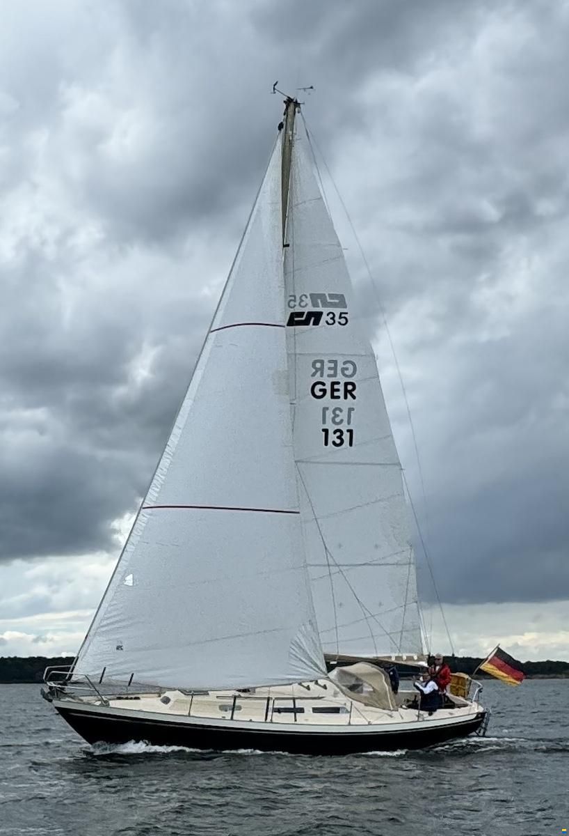 Camper & Nicholsons 35