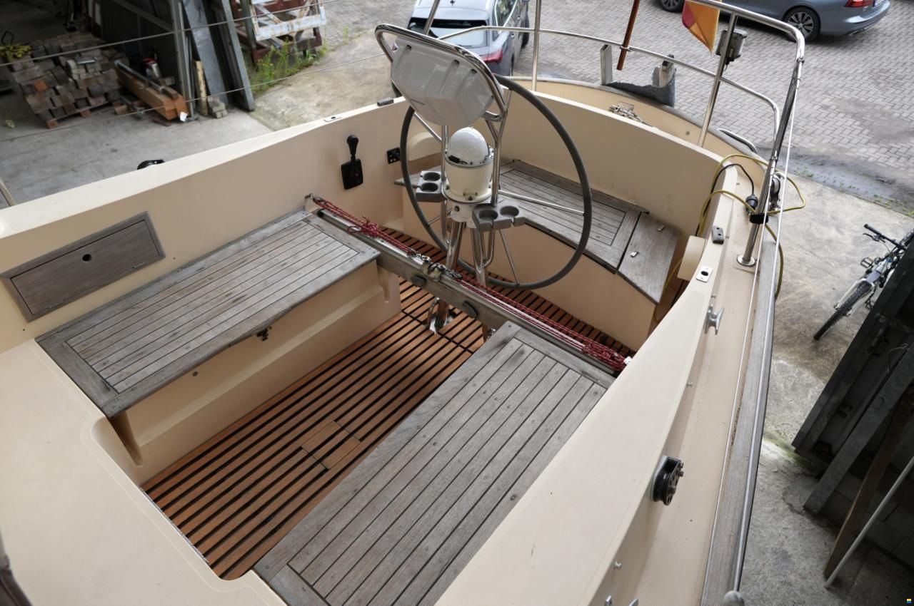 Camper & Nicholsons 35