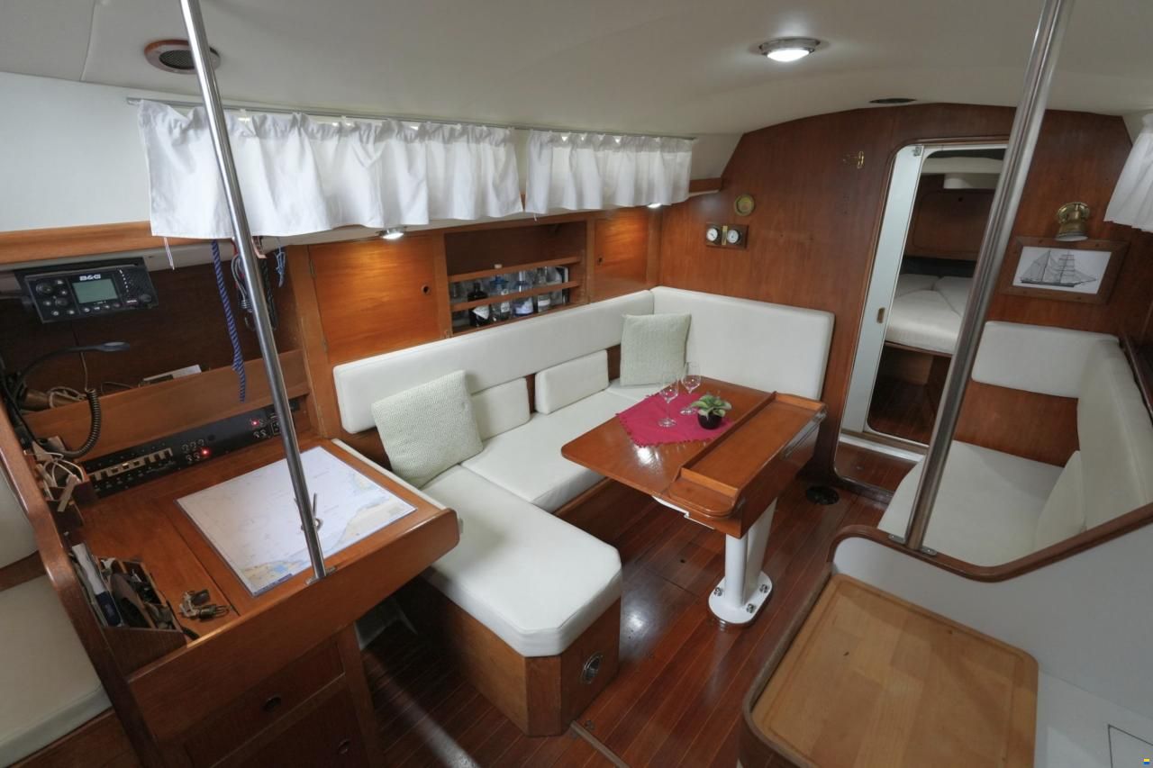 Camper & Nicholsons 35