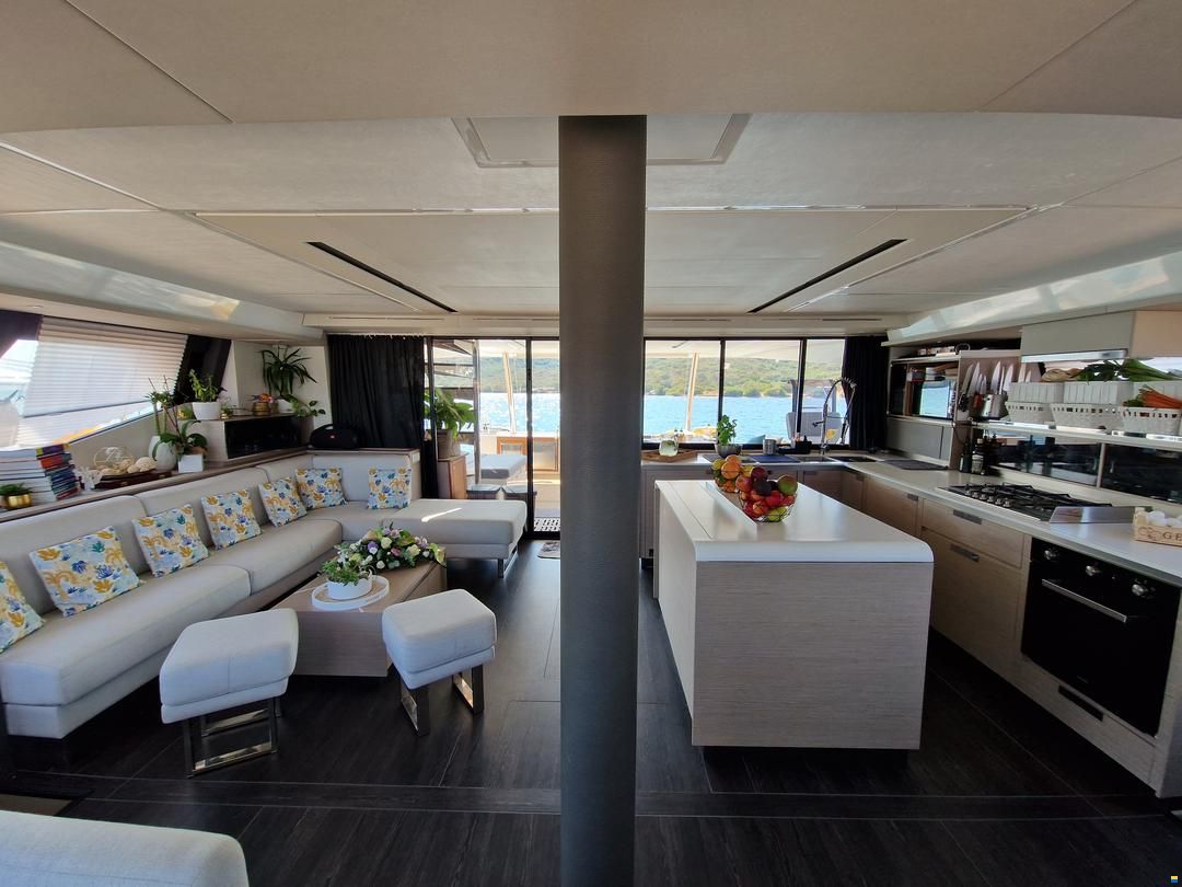 Fountaine Pajot Alegria 67