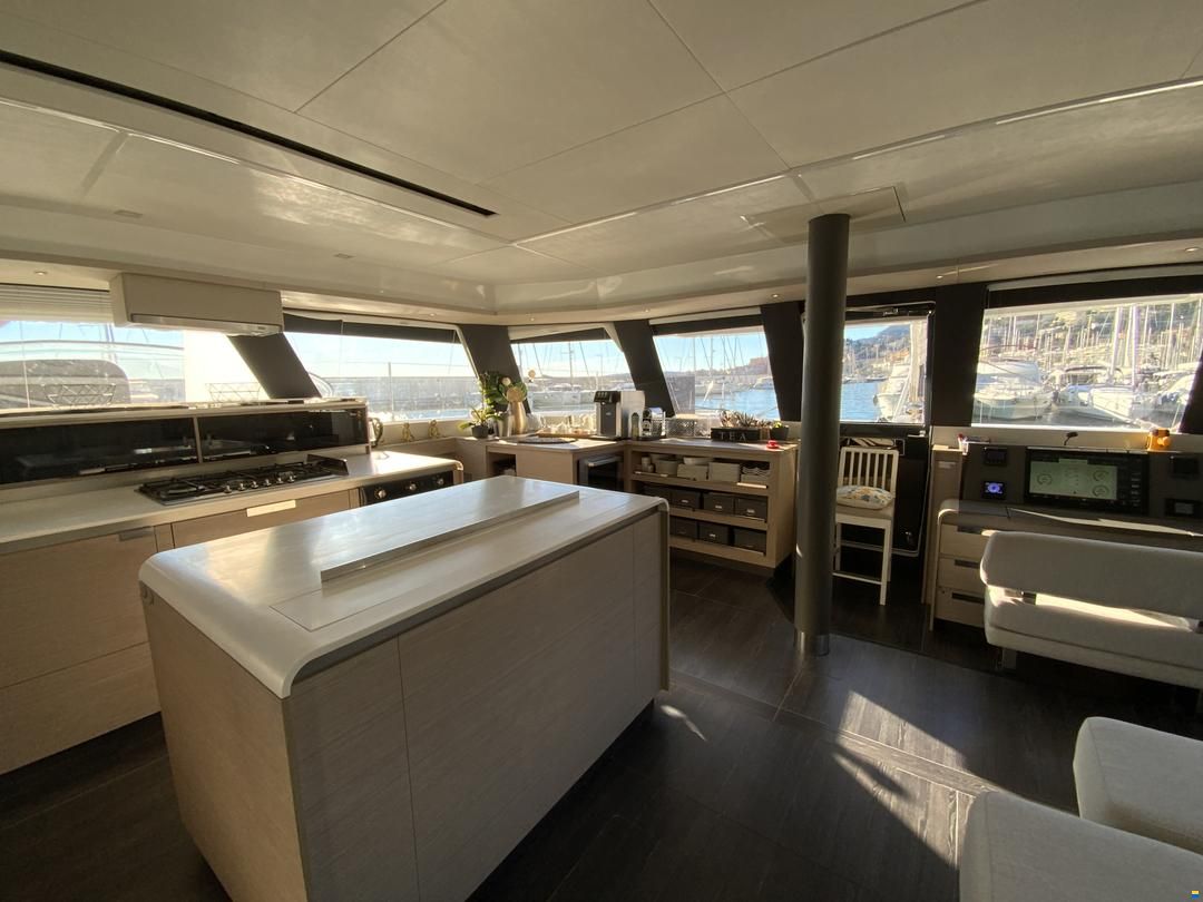 Fountaine Pajot Alegria 67