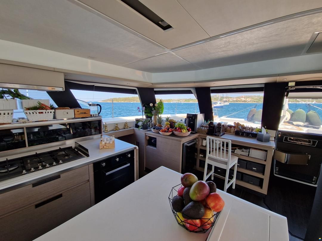 Fountaine Pajot Alegria 67