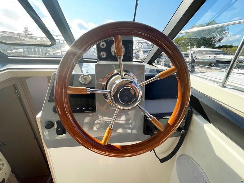 Cobra Futura 36