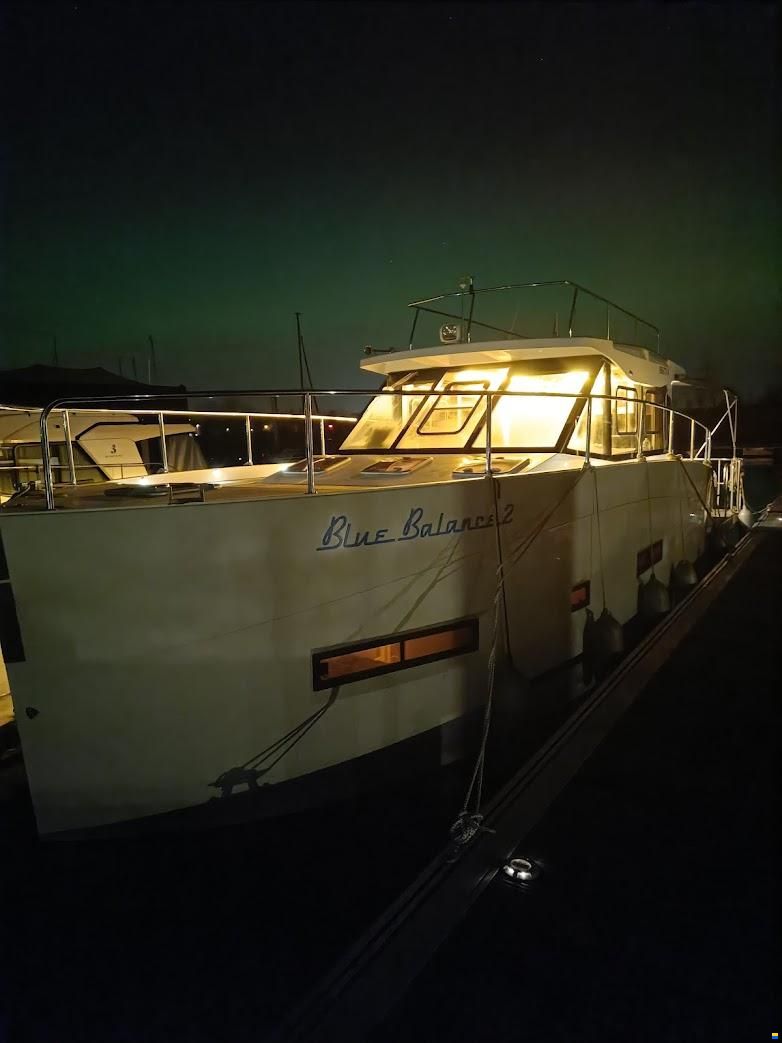 Cobra Futura 36