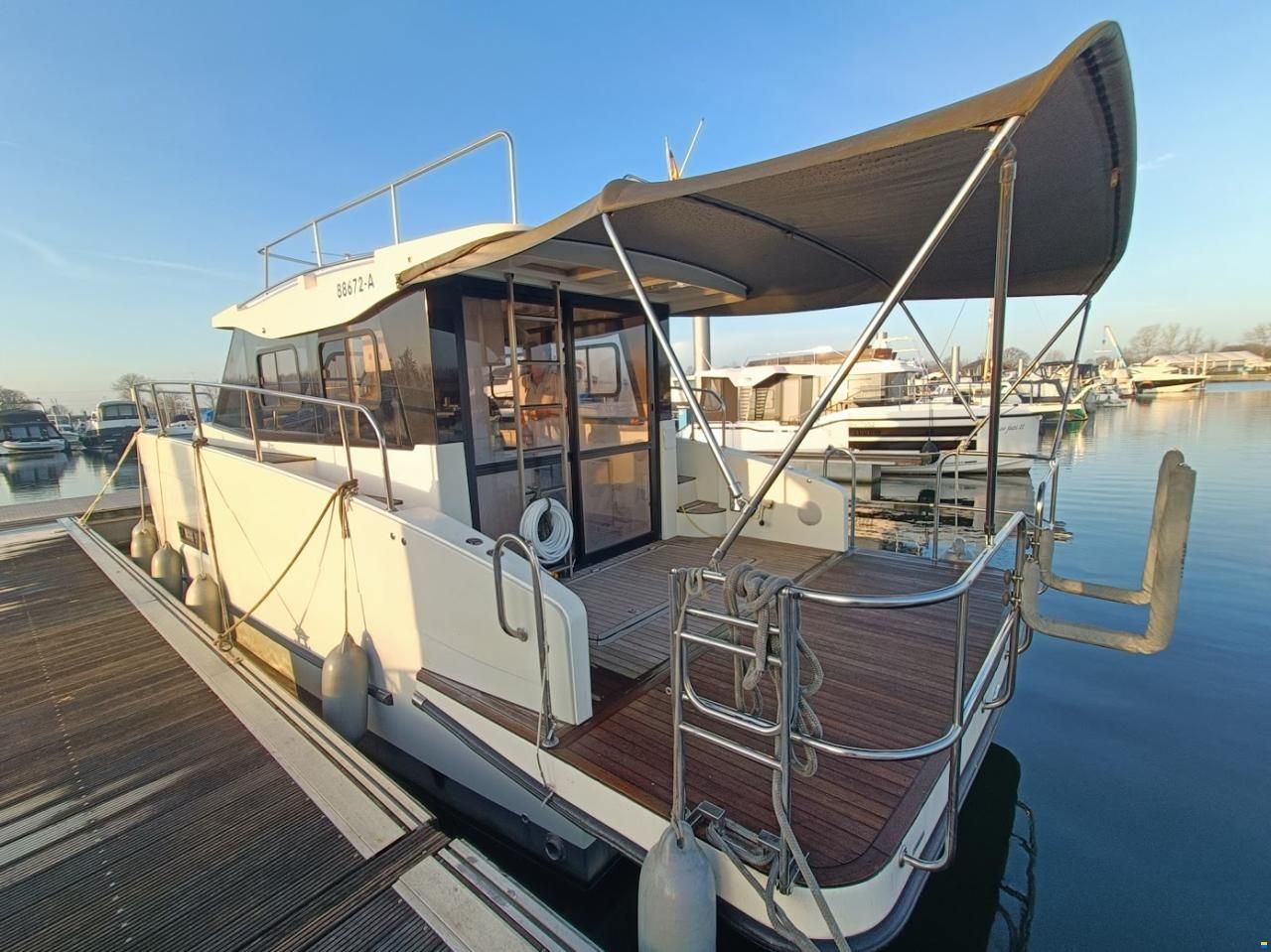 Cobra Futura 36