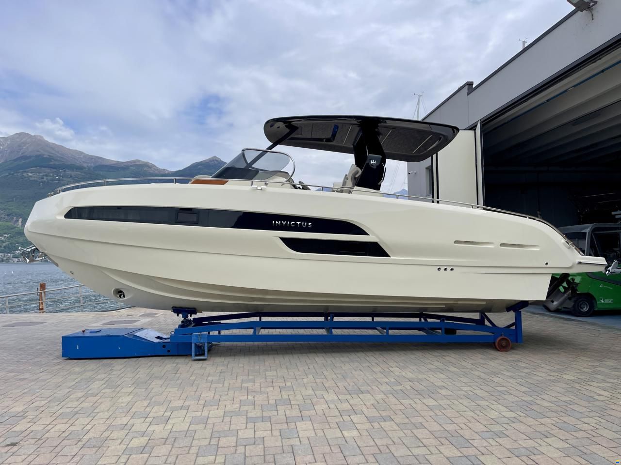 Invictus 320 GT NUOVA in