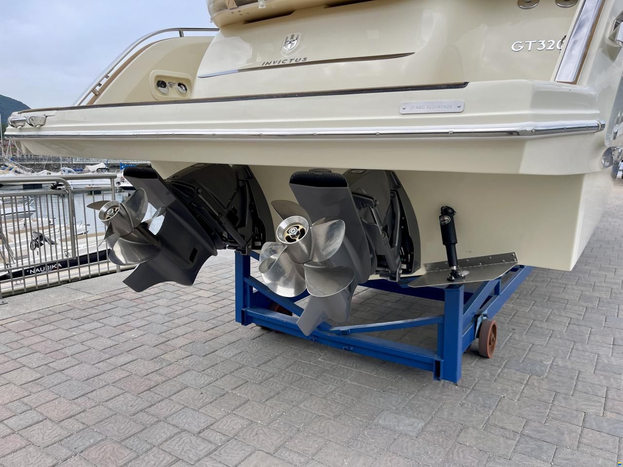 Invictus 320 GT NUOVA in