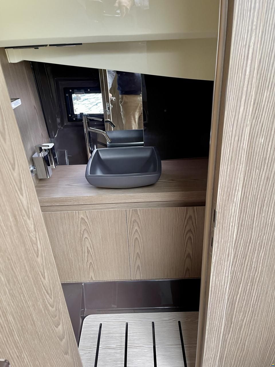 Invictus 320 GT NUOVA in